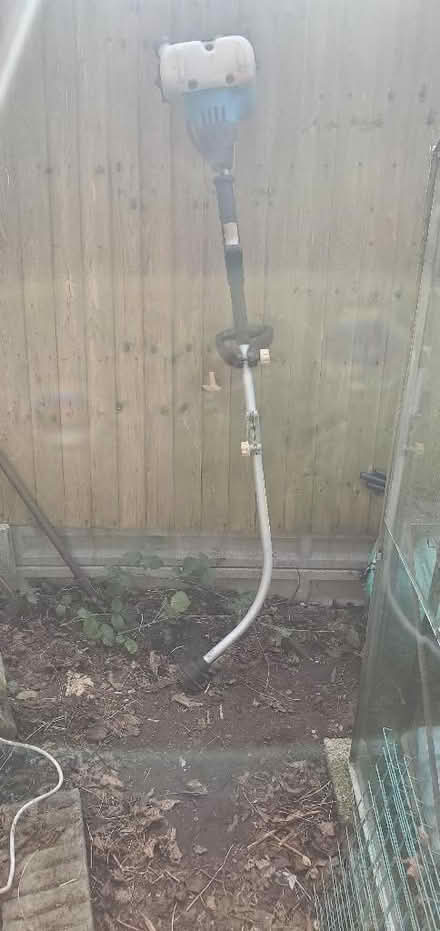 Photo of free Petrol strimmer *needs attention* (Little Herberts GL53) #1