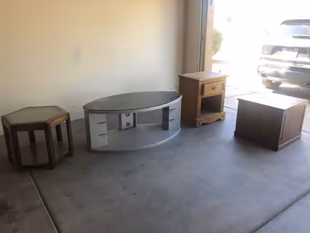 Photo of free Table (West Peoria) #1