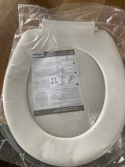 Photo of free Toilet seat (GL6 Minchinhampton) #1
