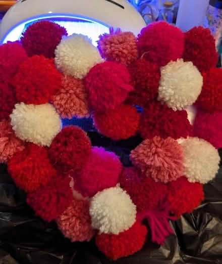Photo of free Pom pom heart (Braithwaite BD22) #1