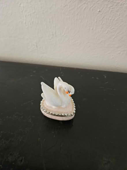 Photo of free ceramic swan jewelry box/container (North Denton (288 & 2164)) #1