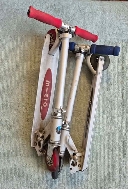 Photo of free Children's adjustable Micro scooters - red and blue (Reading West RG1) #1