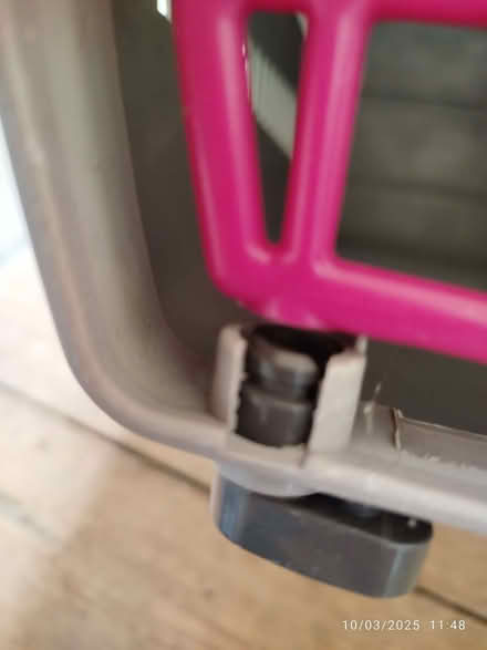 Photo of free Pet carrier (DA4) #2