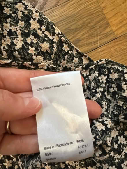 Photo of free Women’s floral blouse size M (Clinton Hill, Brooklyn) #4