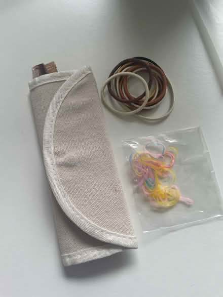 Photo of free Used makeup brushes and hair ties (HP13) #2
