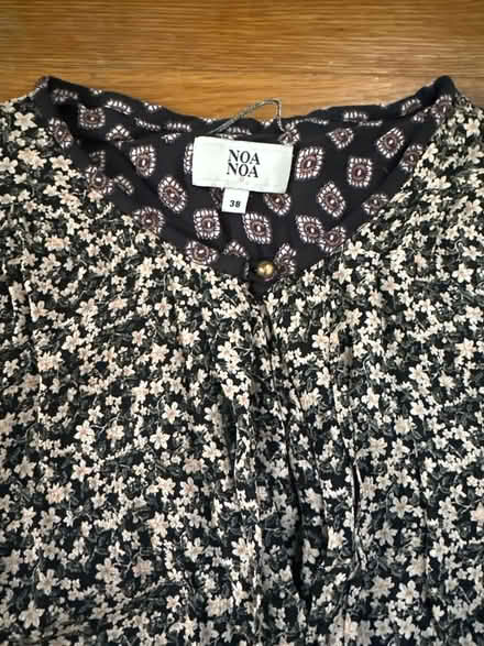Photo of free Women’s floral blouse size M (Clinton Hill, Brooklyn) #2
