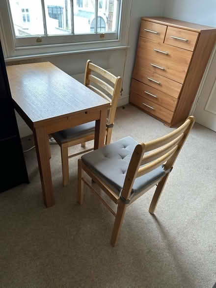 Photo of free Table extendable with 2 chairs (Westbourne Green W2) #3