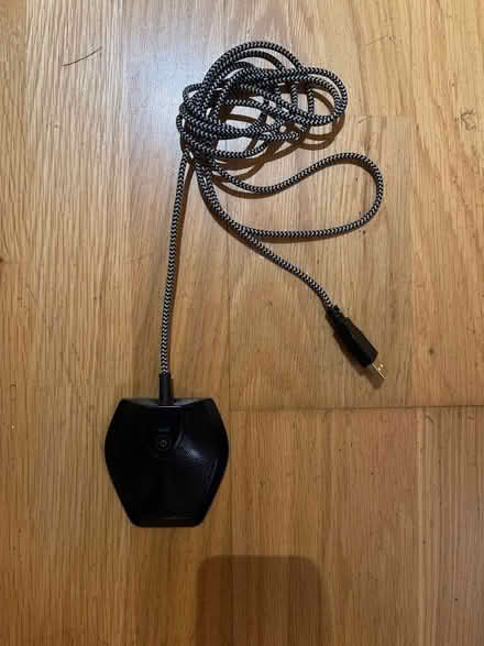 Photo of free USB Desktop Microphone (Baginton CV8) #1
