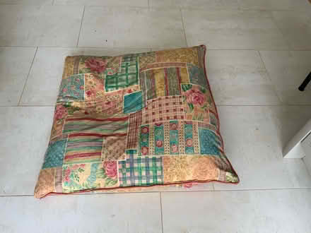 Photo of free Bean bag floor cushion (Chislehurst BR7) #1