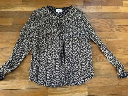 Photo of free Women’s floral blouse size M (Clinton Hill, Brooklyn) #1