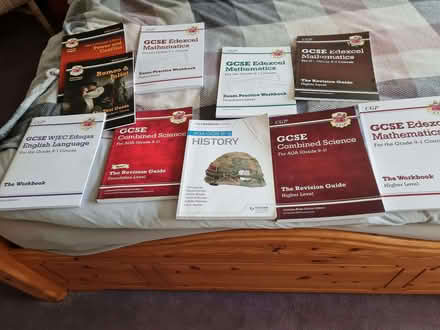 Photo of free 10 revision books (Walton Summit PR5) #1