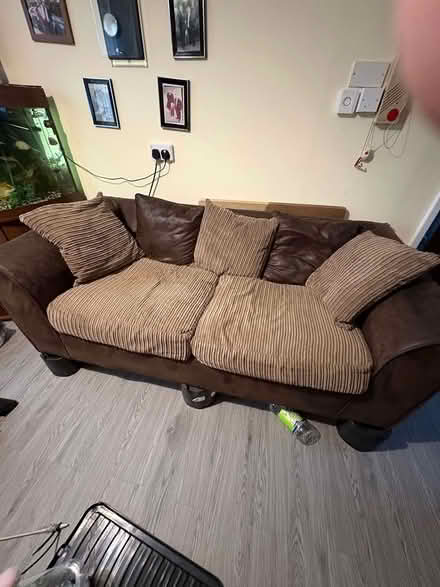 Photo of free Sofa (Ng162bx) #2