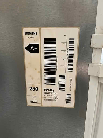 Photo of free Siemens Integrated fridge - freezer (BS1) #4
