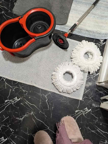 Photo of free mop and bucket (dagenham rm9 5yn) #4