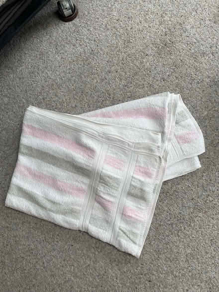 Photo of free Pink striped bath towel (Lindfield RH16) #1