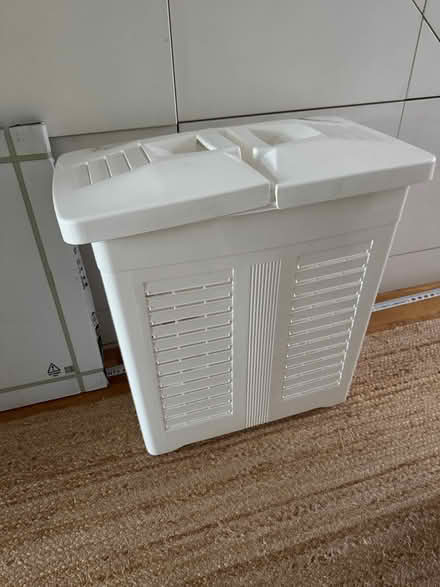 Photo of free Large laundry basket (Southfields SW18) #1