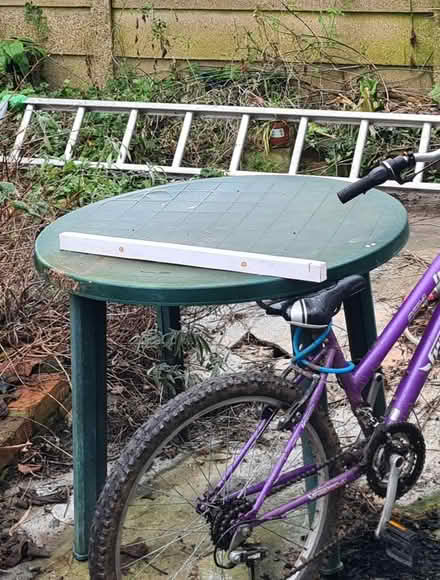 Photo of free Plastic garden table (N15 next to Chestnuts Park) #1