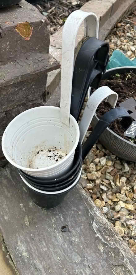 Photo of free hanging plant pots (Bardon LE67) #2
