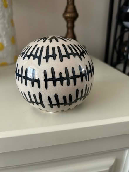 Photo of free cream black ornament (Bardon LE67) #1