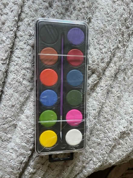 Photo of free Paint palette (Reading RG30) #1