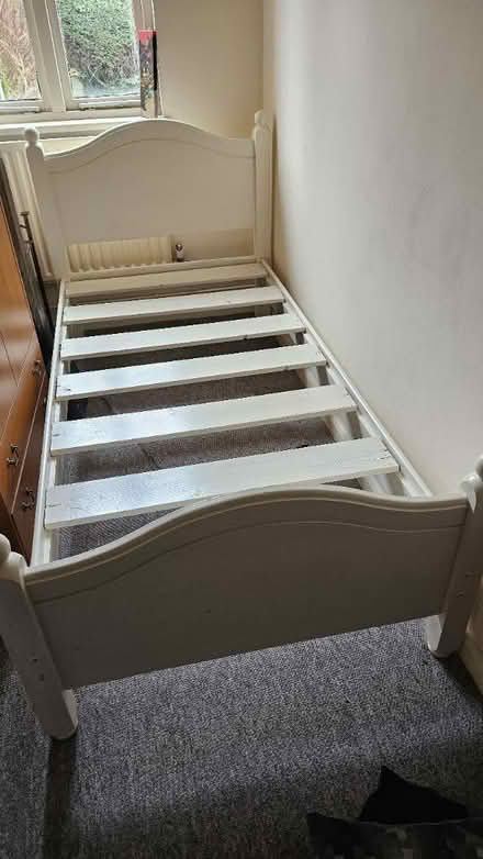 Photo of free Single bed frame (CM17 Harlow) #2