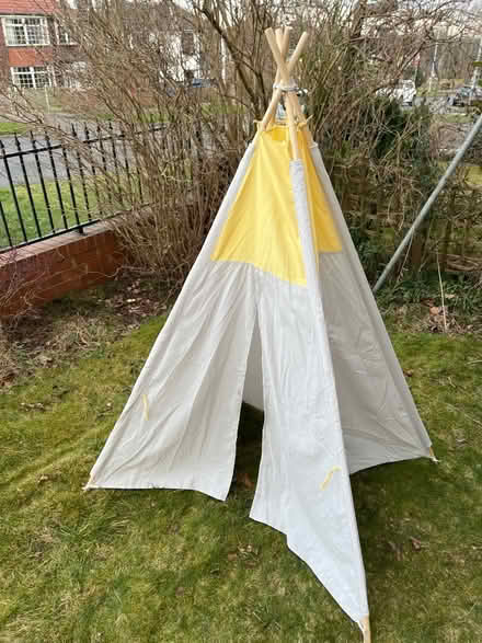 Photo of free IKEA children’s play tent (Alwoodley LS17) #1