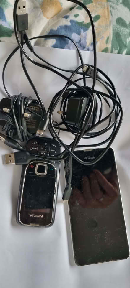 Photo of free old phones (Bevendean BN2) #1