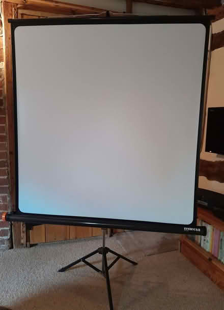 Photo of free Projection screen, reflecta delux, 120 x 120cm, vgc (Stoke Hammond MK17) #1