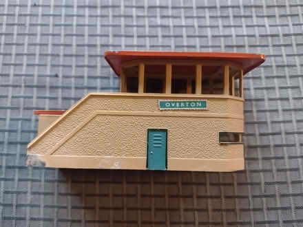 Photo of free Hornby- Dublo (Meccano) - Overton platform - WS5 (Yew Tree WS5) #1