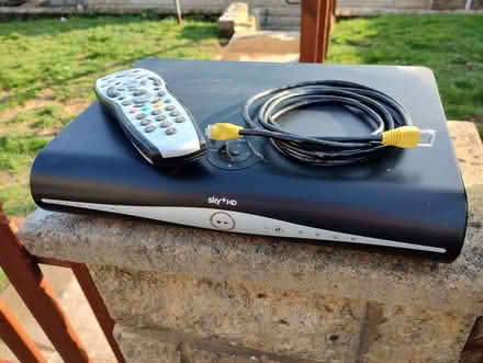 Photo of free Sky + HD box (Greetland HX4) #1