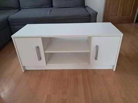 Photo of free Tv stand (Hp2 Hemel Hempstead) #1