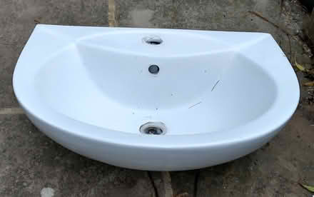 Photo of free pedestal basin (Westcott, near Dorking, Surrey) #3