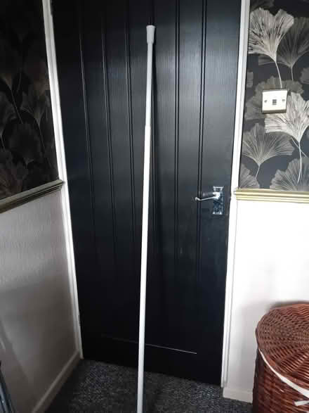 Photo of free Shower curtain pole (HR6 leominster) #1
