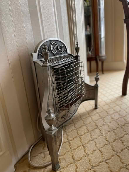 Photo of free Elegant electric heater (Cockfosters EN4) #1
