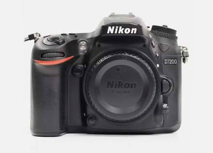 Photo of digital camera with or without interchangeable lens (Ware SG12) #1