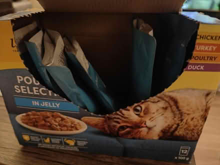 Photo of free Vitacat poultry selection cat food (SW12) #1