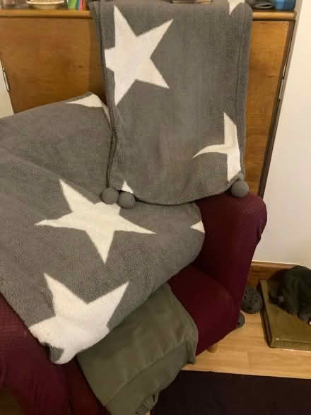 Photo of free Super soft fluffy double duvet set and 2 pillow cases (Cricket Road OX4) #1