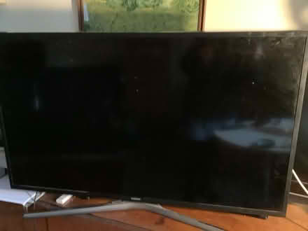 Photo of free FOR PARTS OR REPAIR: Samsung 40" MU6120 tv (The Nurserylands TW12) #1