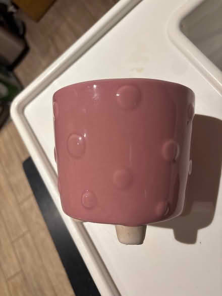 Photo of free Pink ceramic planter pot (Ruislip HA4) #1