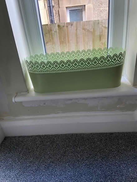 Photo of free Metal planter (Cromford DE4) #1
