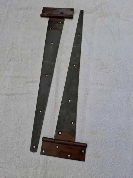 Photo of free pair of substantial gate hinges (Lowestoft north side) #1