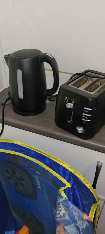 Photo of free Used kettle & toaster (Tattenhoe Park) #1