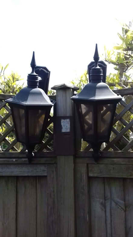 Photo of free 2 outside lights (West Wycombe HP14) #1