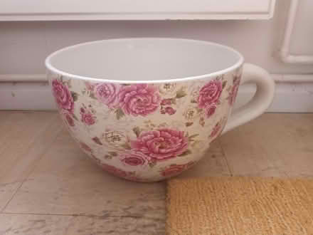 Photo of free Floral plant pot china (Carlton) #1