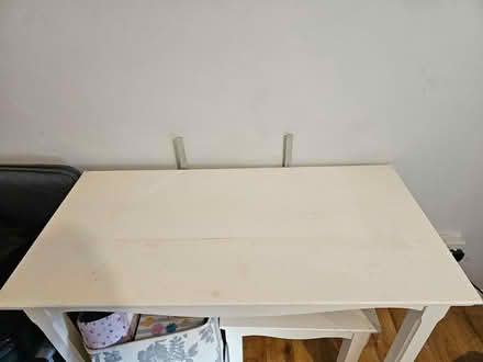 Photo of free White desk (SE9) #1