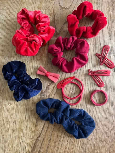 Photo of free School hair ties, red and navy blue (Mortimer RG7) #1