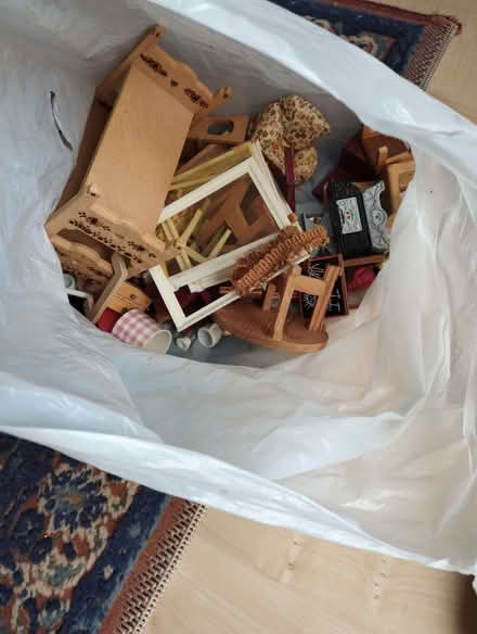 Photo of free Dolls' House (GU14) #3