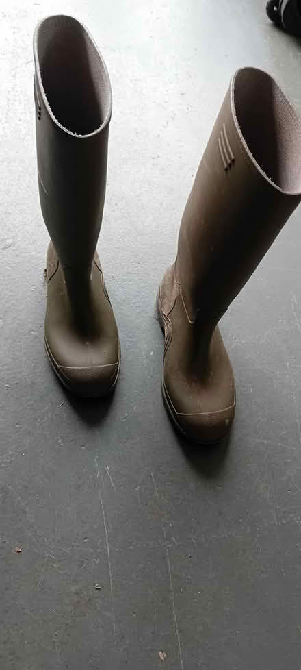 Photo of free Dunlop wellies size 9 (Norton) #3