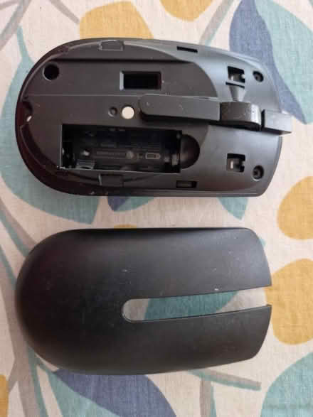 Photo of free Dell wireless mouse (SE1) #3