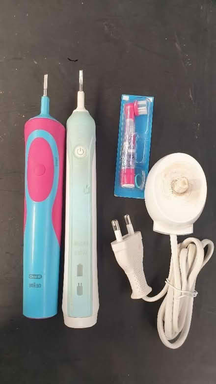 Photo of free Oral-B electric toothbrush handles (IP4) #1